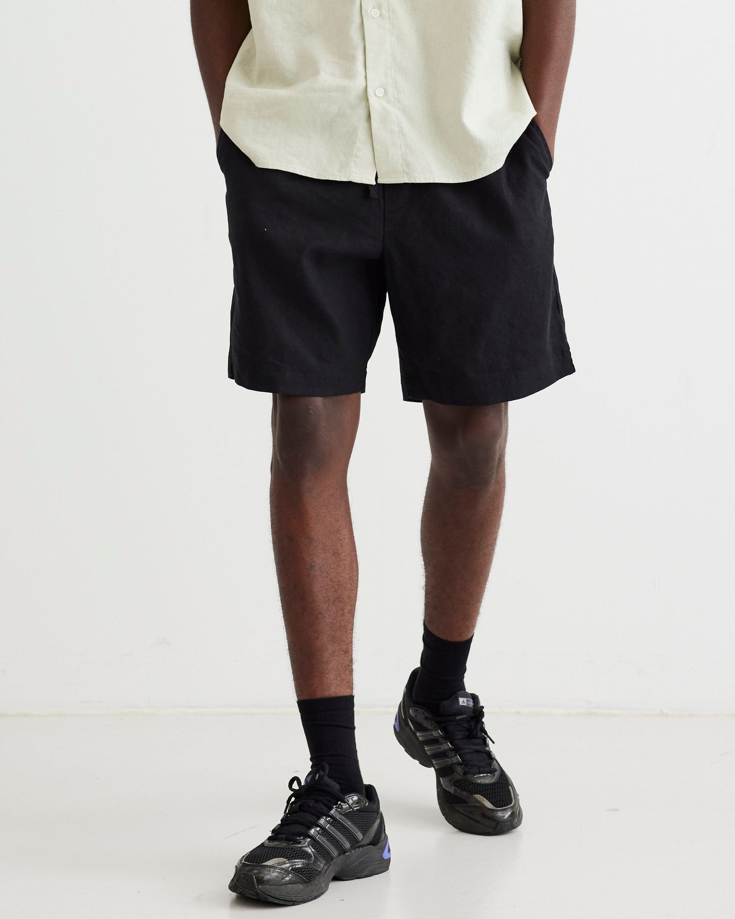 Woodbird WBBommy Linen Shorts Shorts Black